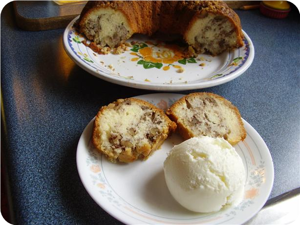 Lemon-Amaretto Bundt Cake