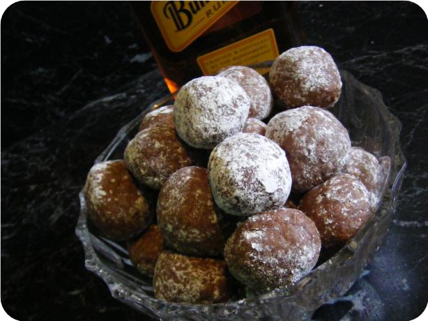 Aunt Vi ’s Rum Balls