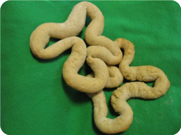 Portuguese Cinnamon Butter Cookies (Raivas)