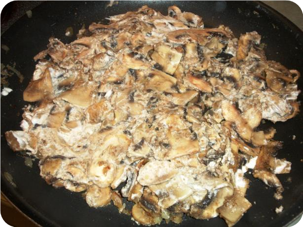Fried Mushrooms in Sour Cream (Paistetut Sienet)
