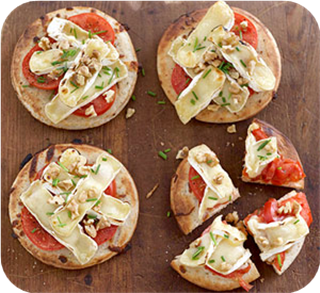 Focaccia-Camembert Pizza