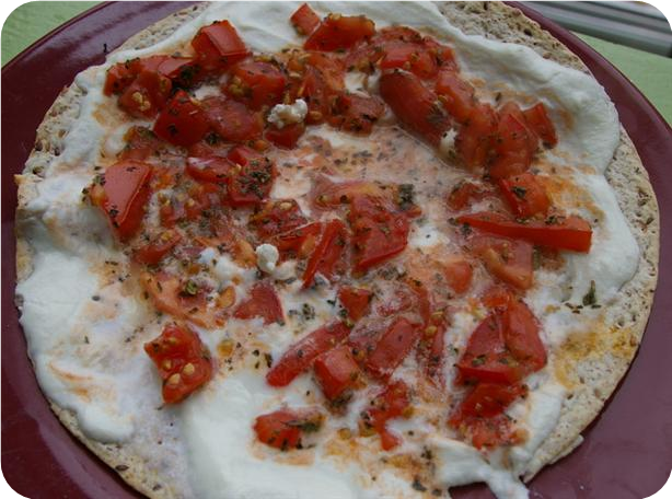 Ricotta &amp; Tomato Pita Pizza