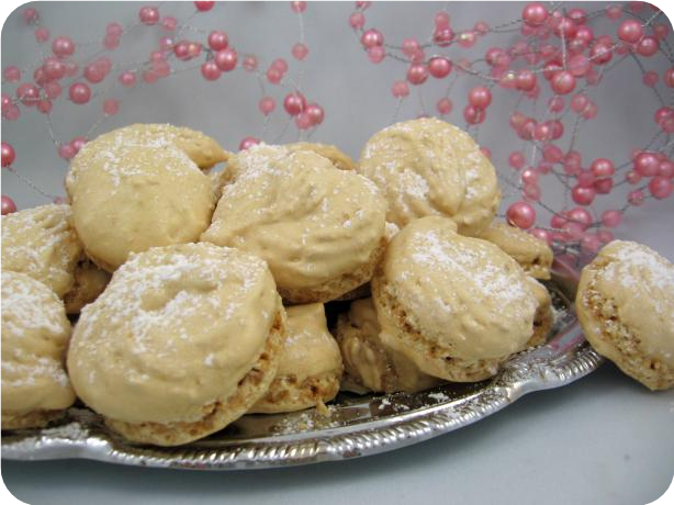 Easy Sugar-Dusted Amaretti Biscuits