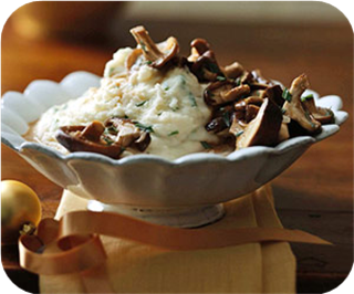 Mashed potatoes with shitake mushroom gravy 
