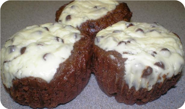 Chocolate Chip Cheesecake Muffins