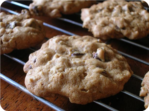 Chocolate Chip Oatmeal Cookies