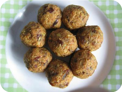 Carrot Cake in a Ball (Raw, Vegan, Gluten-Free)