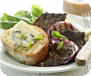 Grilled steak and onion salad with blue cheese toast 