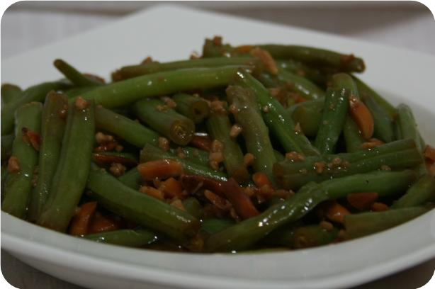 Green Beans With Garlic Butter and Almonds