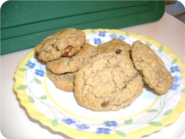 Oatmeal Raisin Cookies W/ a Kick
