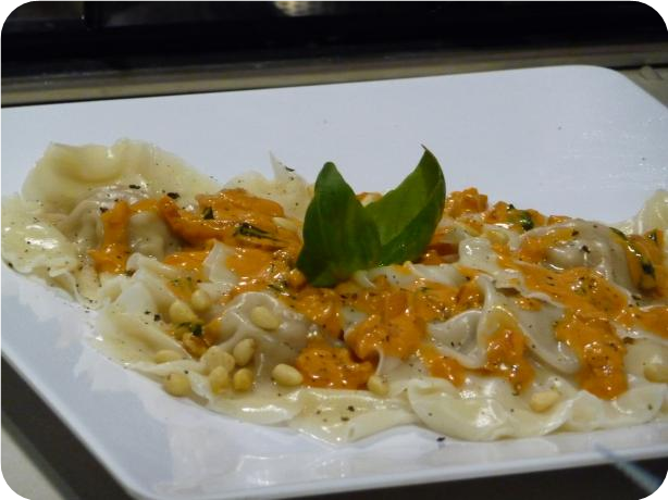 Asian Chicken Ravioli With V8 Creamy Tomato Sauce