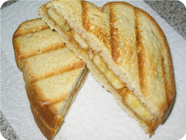 Grilled Peanut Butter and Banana Sandwich (No Butter)