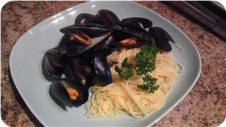 Steamed Mussels for One