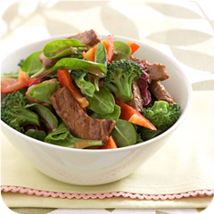 Gingered beef and broccoli salad bowl 