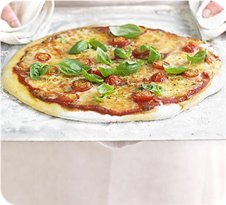 Pizza margherita in 4 easy steps 