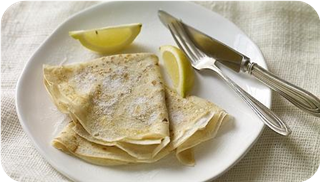 Basic pancakes with sugar and lemon