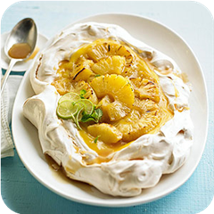 Meringue with seared pineapple 