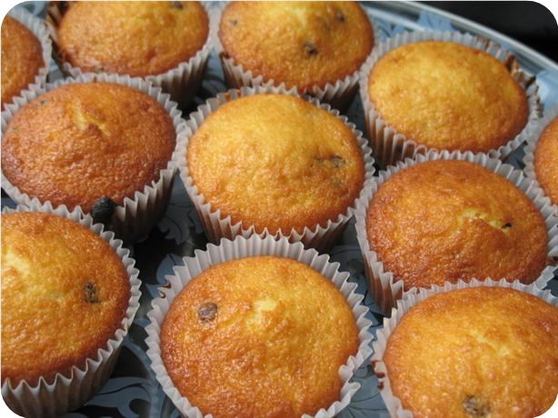 Very Vanilla Chocolate Chip Cupcakes