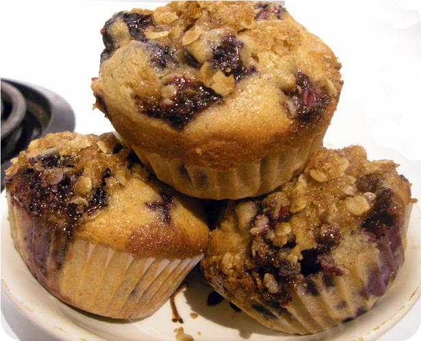 Cinnamon Streusel Blueberry Muffins (Einstein Bagels!)