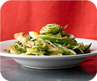 Spaghetti with fresh pesto 