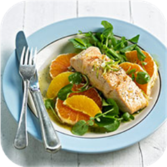 Poached salmon on citrus salad 