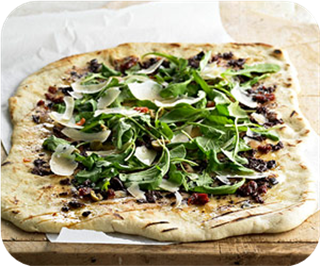 Olive and arugula flatbread pizza salad 