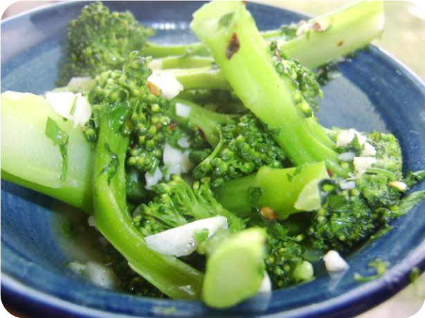 Broccoli With Garlic-Herb Butter