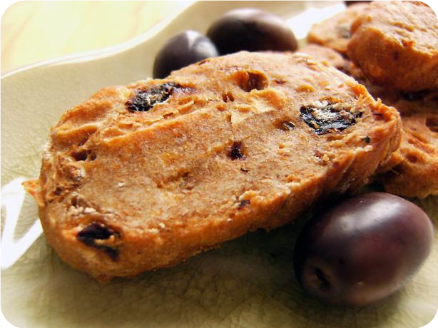 Date and Olive Oil Wine Crackers