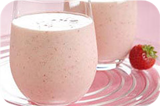 Low-Fat Strawberry-Banana Yogurt Smoothie