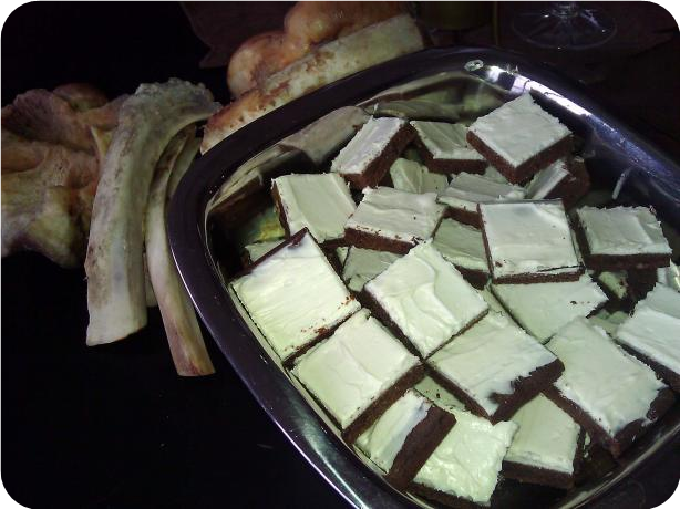 Bow-Wow Brownie Frosting