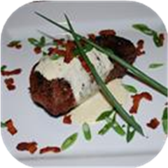 Grilled Filet Mignon with Gorgonzola Cream Sauce