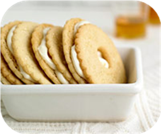 Vanilla dessert sandwiches 