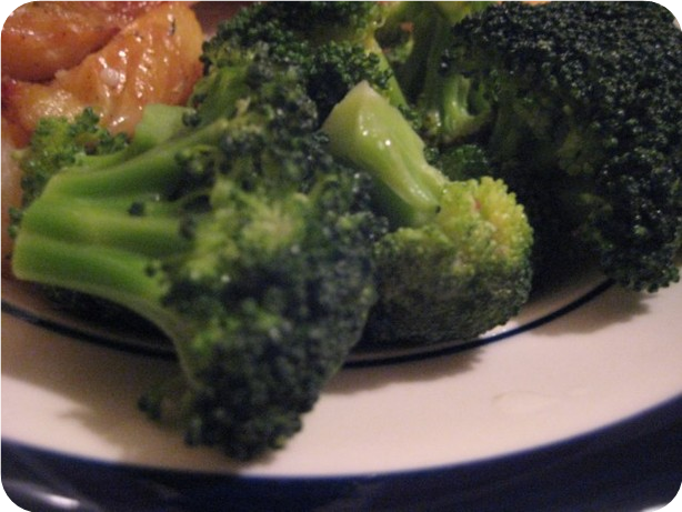 Vegan Brokolo Me Latholemono (Broccoli With Lemon)