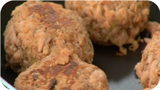 Lime and salmon cakes