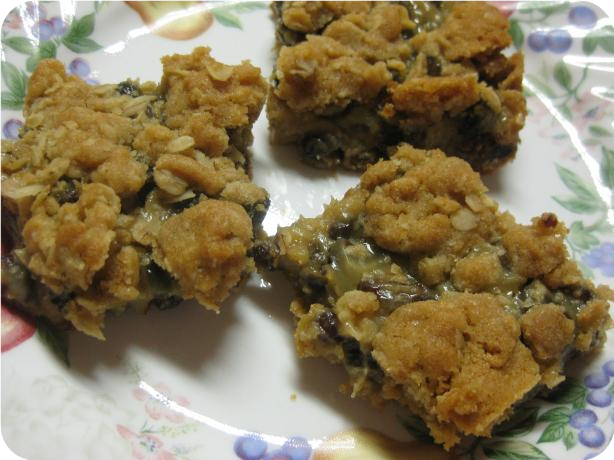 Sour Cream Raisin Bars