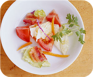 Spicy BLT Salad