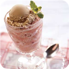 Raspberry-coffee frappe