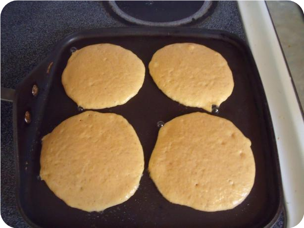 Easy Pumpkin Pancakes