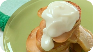 Grilled pears with yogurt