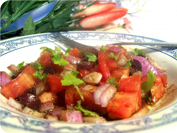 Tomato Salad With Olives and Onion