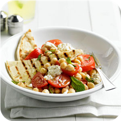 Chickpea salad with grilled pita 