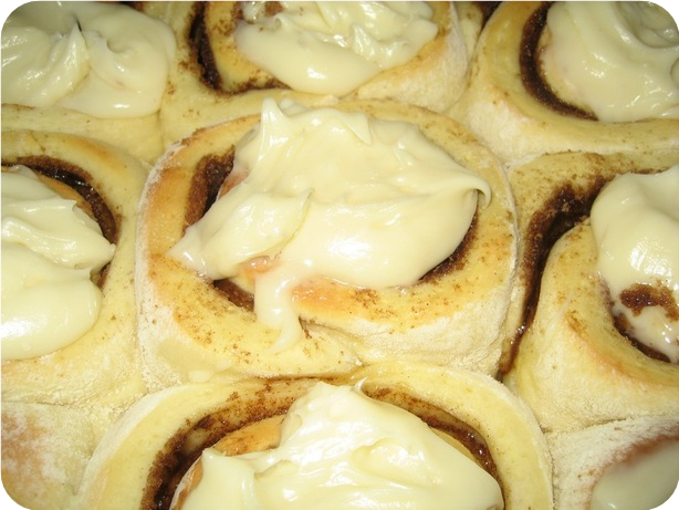 Cinnamon Rolls (Cinnabon Copycat)