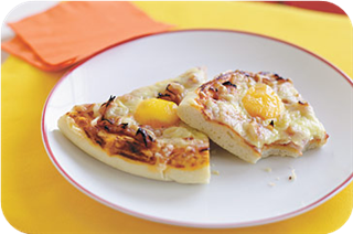 Ham and egg pizza 