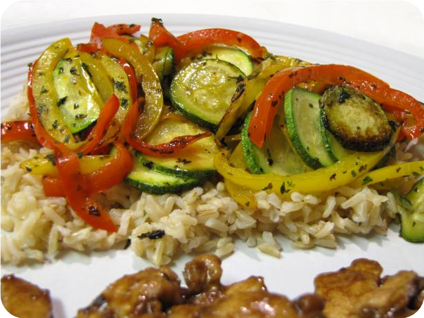 Easy Brown Rice With Peppers and Zucchini