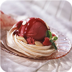 Berry meringues 