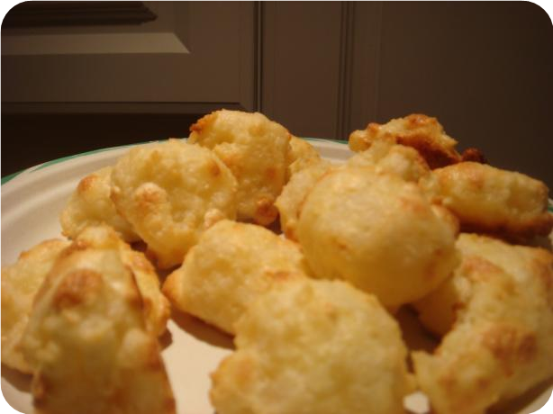Brazilian Cheese Bread ( Pao De Queijo )