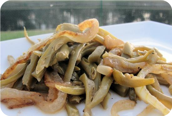 Green Beans With Caramelized Red Onions