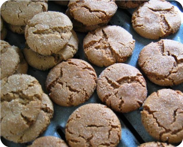 Spicy Molasses Crinkle Cookies