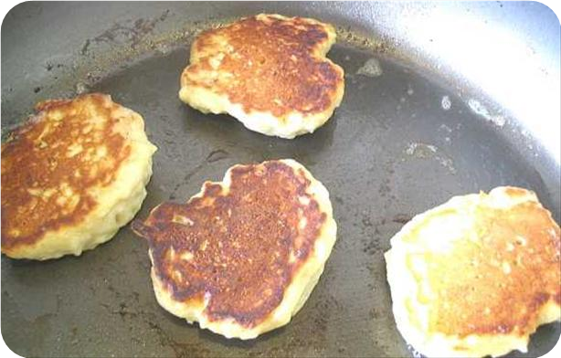 Sesame Apple Pikelets