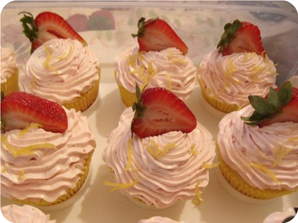 Strawberry Lemonade Cupcakes
